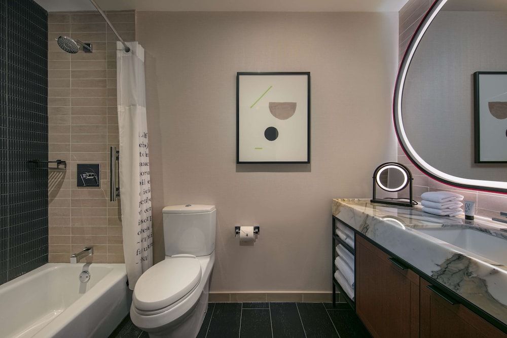 theWit Chicago, a Hilton Hotel Room, 1 King Bed, Non Smoking 3