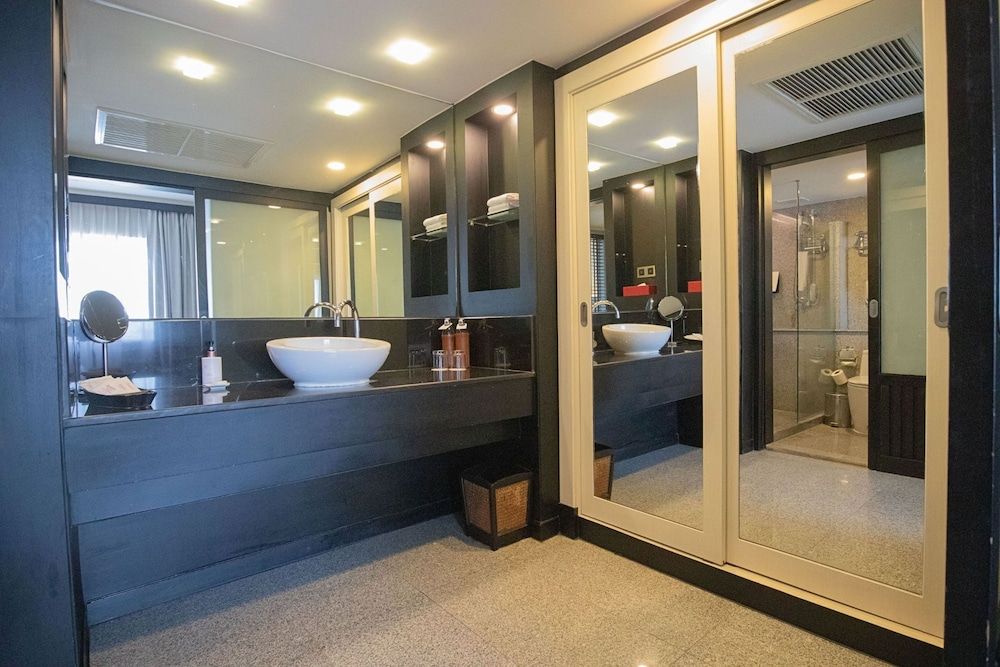 undefined Ramada Plaza by Wyndham Bangkok Menam Riverside 10