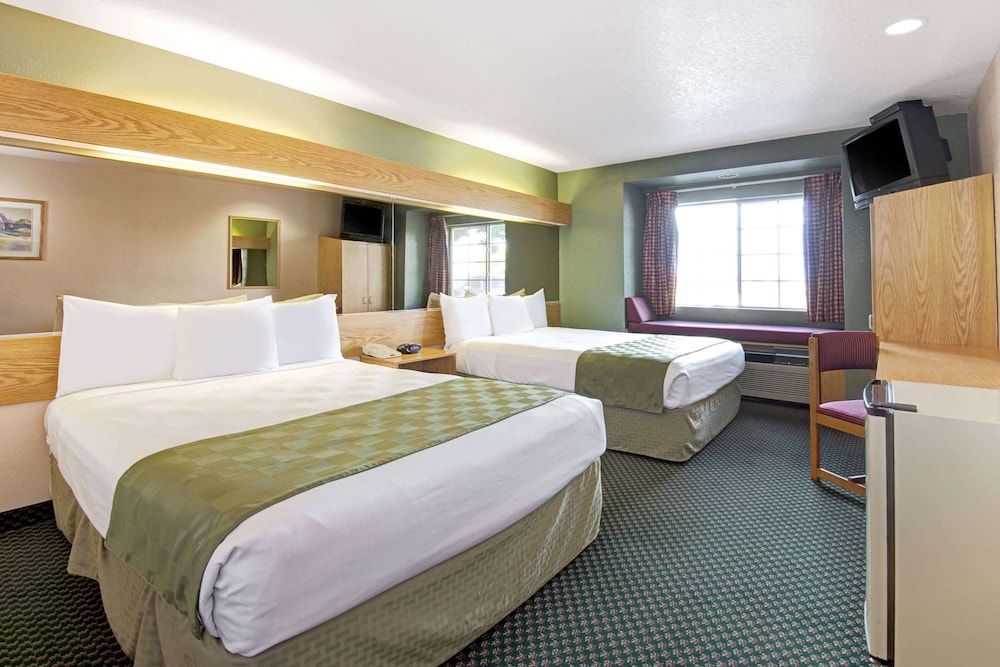 Room, 2 Queen Beds, Accessible, Non Smoking