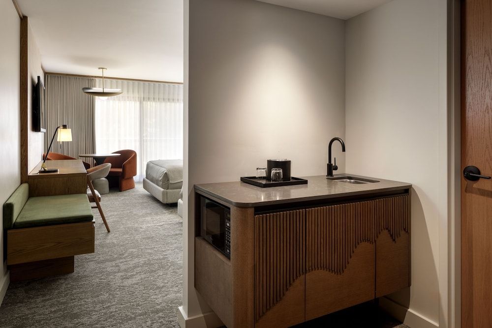 undefined Banff Park Lodge 9