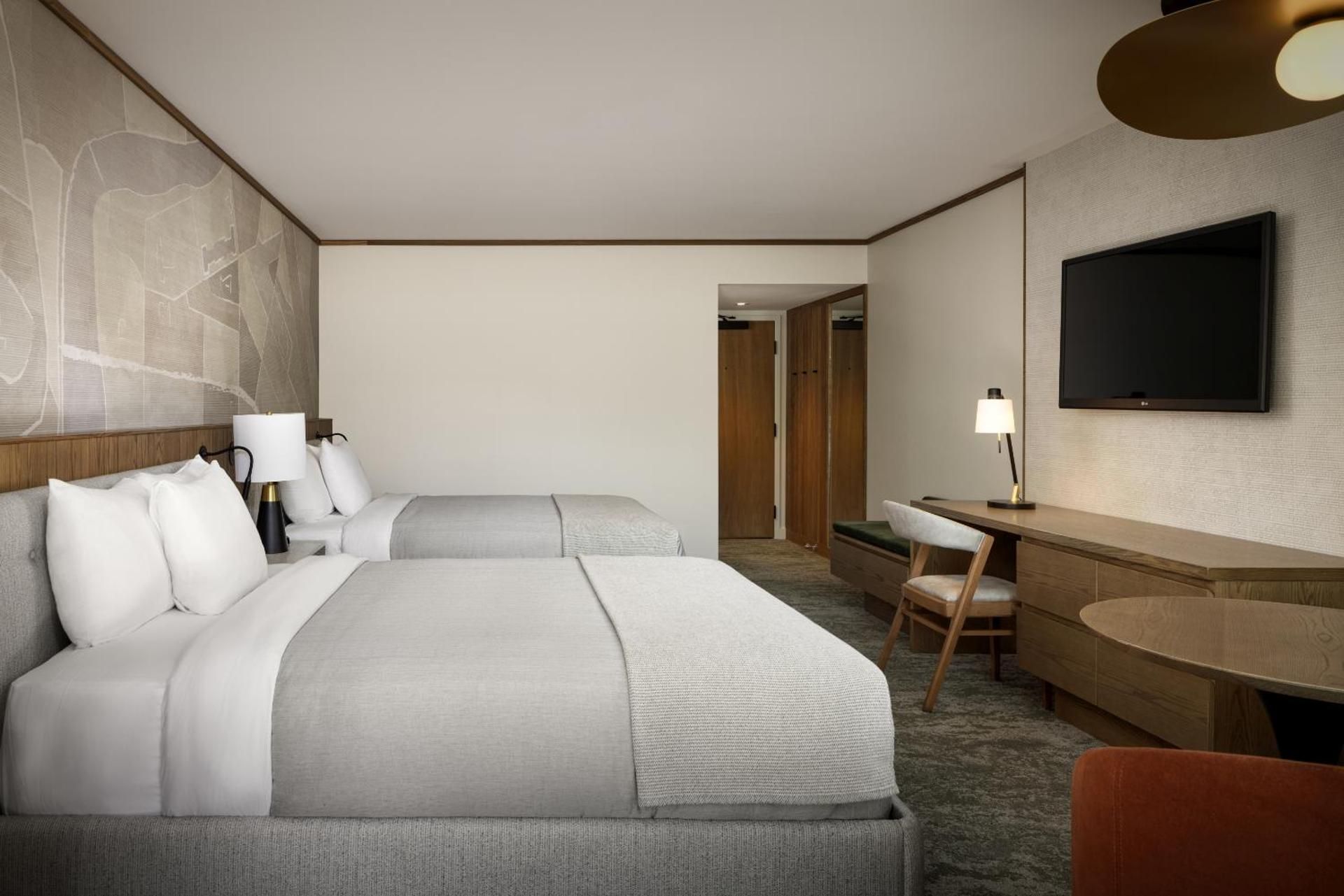 Standard Queen Room with Two Queen Beds and No View