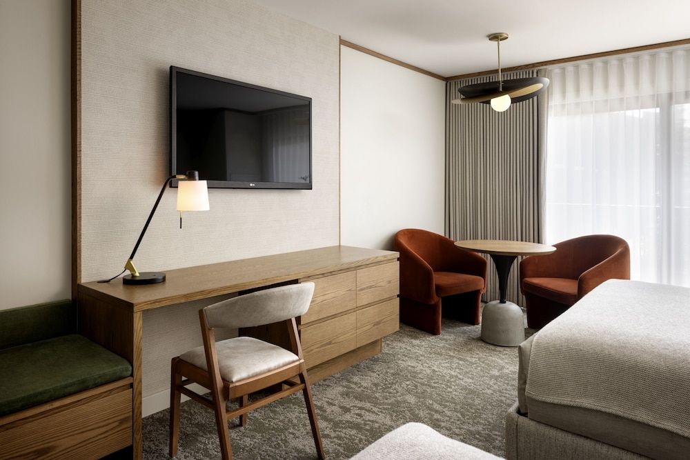 undefined Banff Park Lodge 8