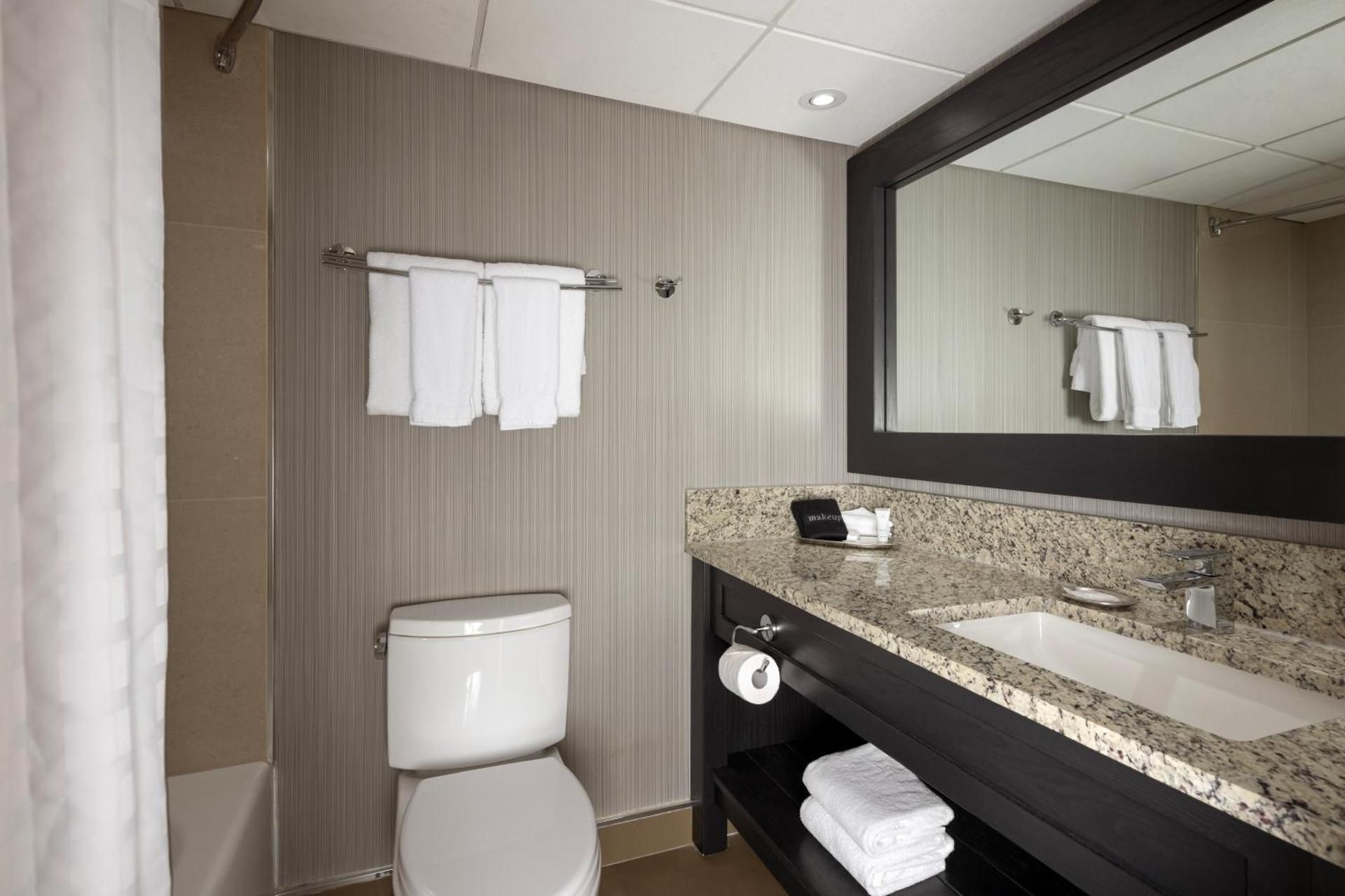 Standard Queen Room with Two Queen Beds and No View