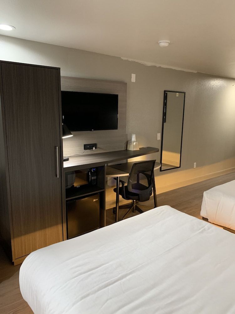 Standard Room, 1 Queen Bed, Non Smoking