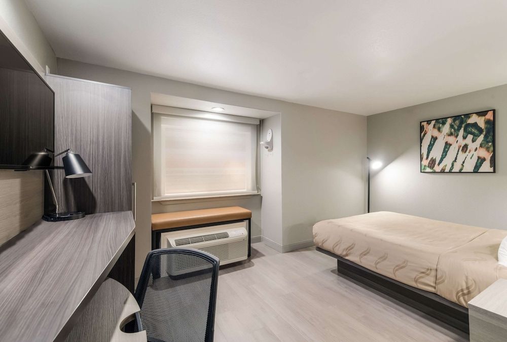 Standard Room, 1 Queen Bed, Non Smoking