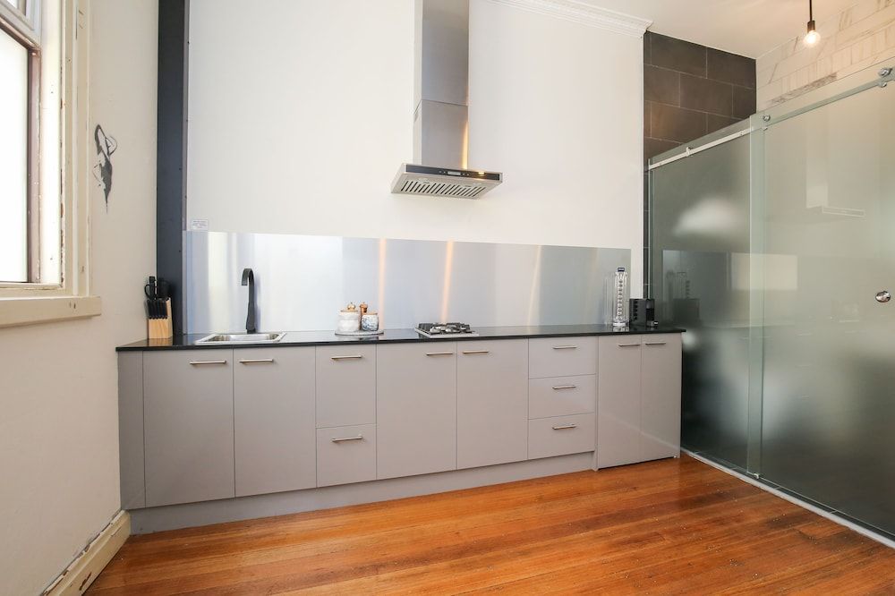 Indulge Apartments -The Urban Collection Chamber 2 12