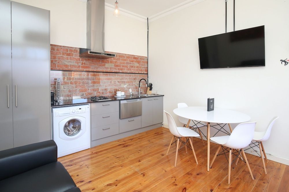 Indulge Apartments -The Urban Collection Chamber 4 13