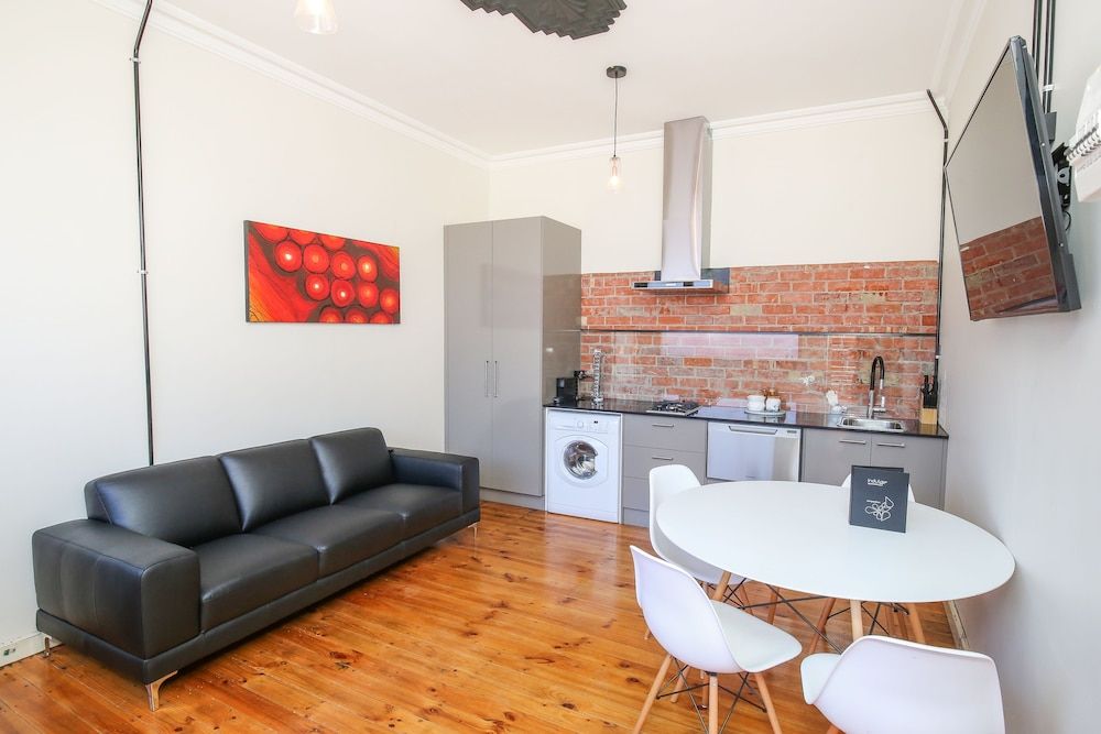 Indulge Apartments -The Urban Collection Chamber 4 16