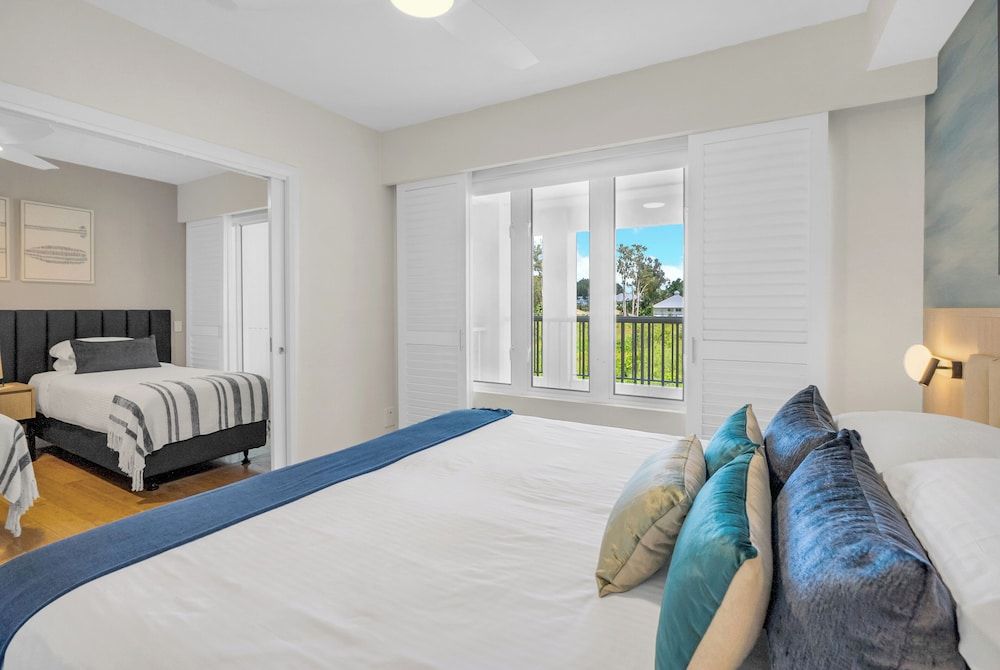 Serenity One Bedroom Plus 6222 Sleeps 4 with Lift access
