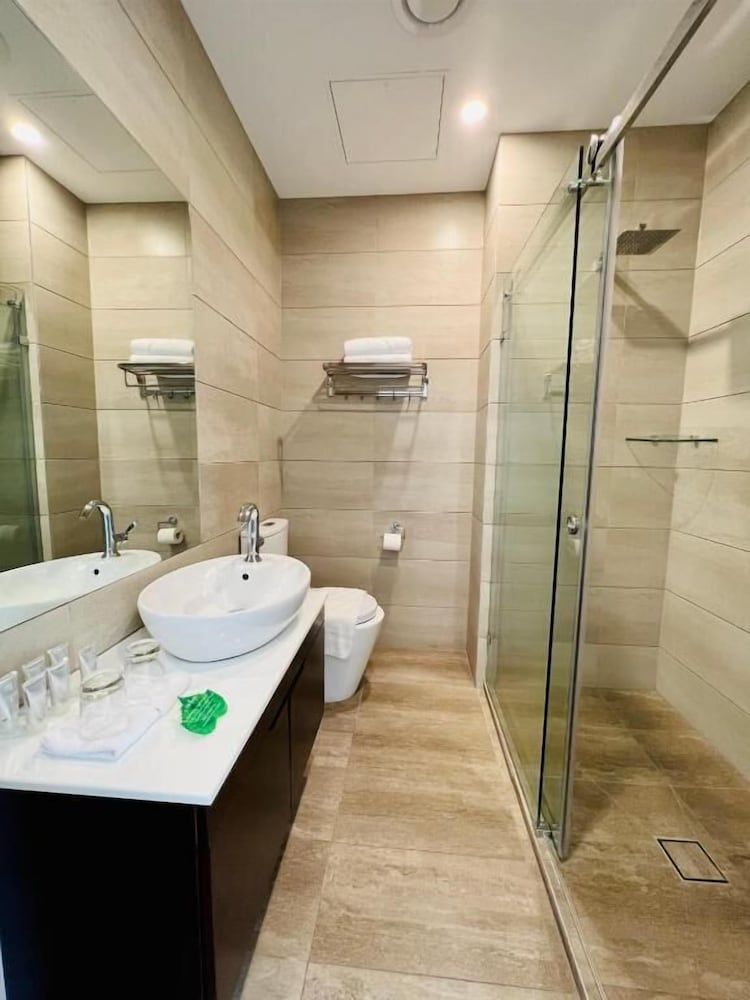 Clarendon Hotel Melbourne Family Room 11