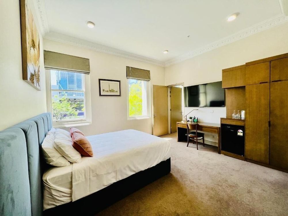 Clarendon Hotel Melbourne Standard Room 9