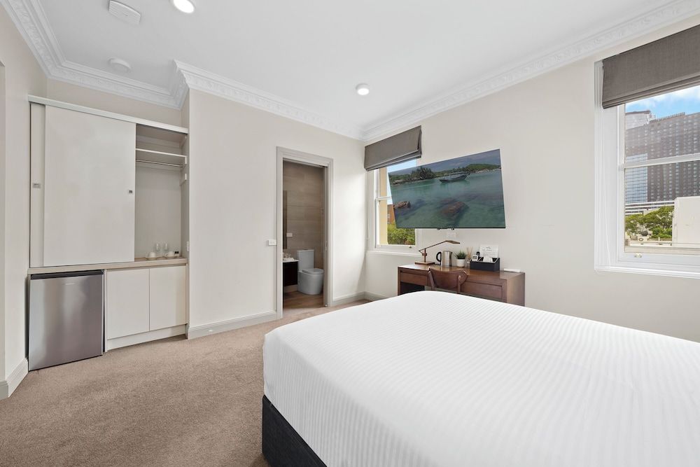 Clarendon Hotel Melbourne Standard Room