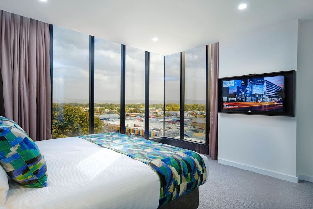Suite (Weekly Housekeeping)