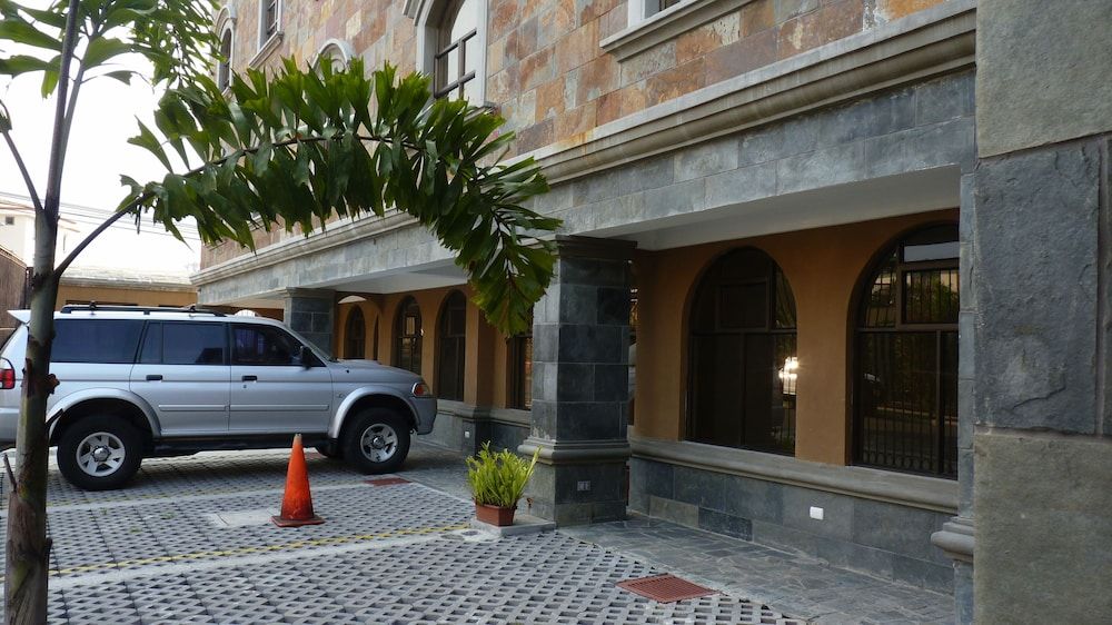 Hotel Plaza Real Suites & Apartments