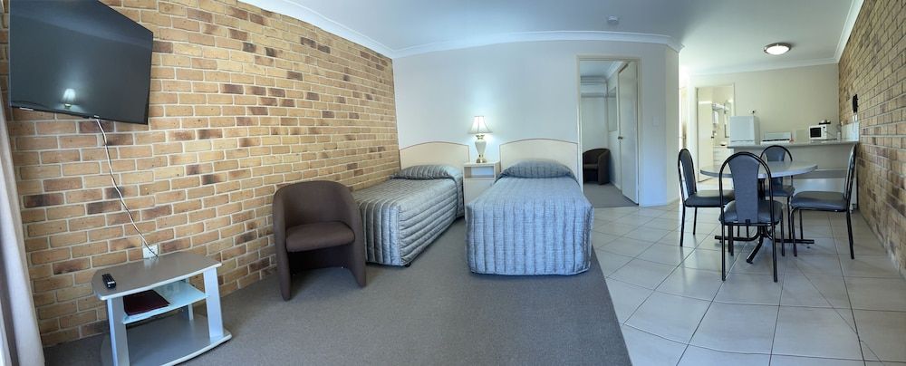 Crows Nest Motel Self Contained Studio Apartment