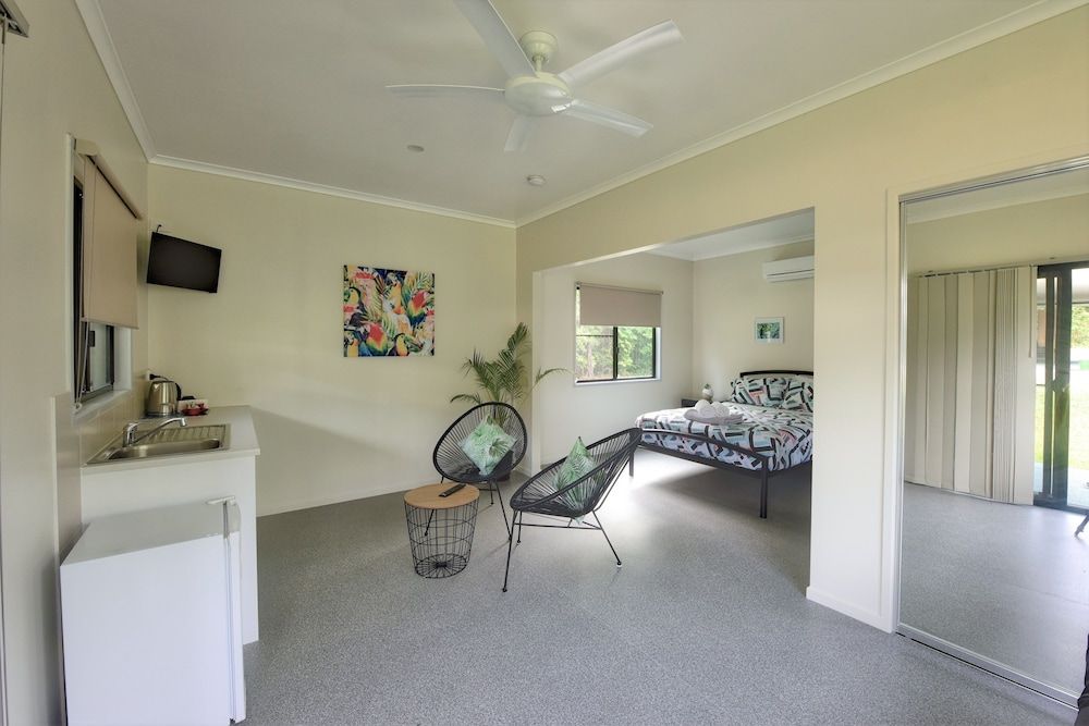 Daintree Peaks ECO Stays Superior Queen Room - Chalets 2 2
