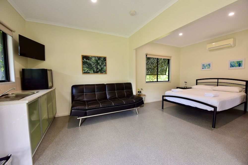Daintree Peaks ECO Stays Superior Queen Room - Chalets 3 4