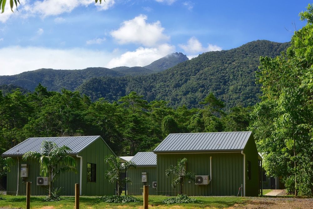 Daintree Peaks ECO Stays Superior Twin Room – Chalet 1 11