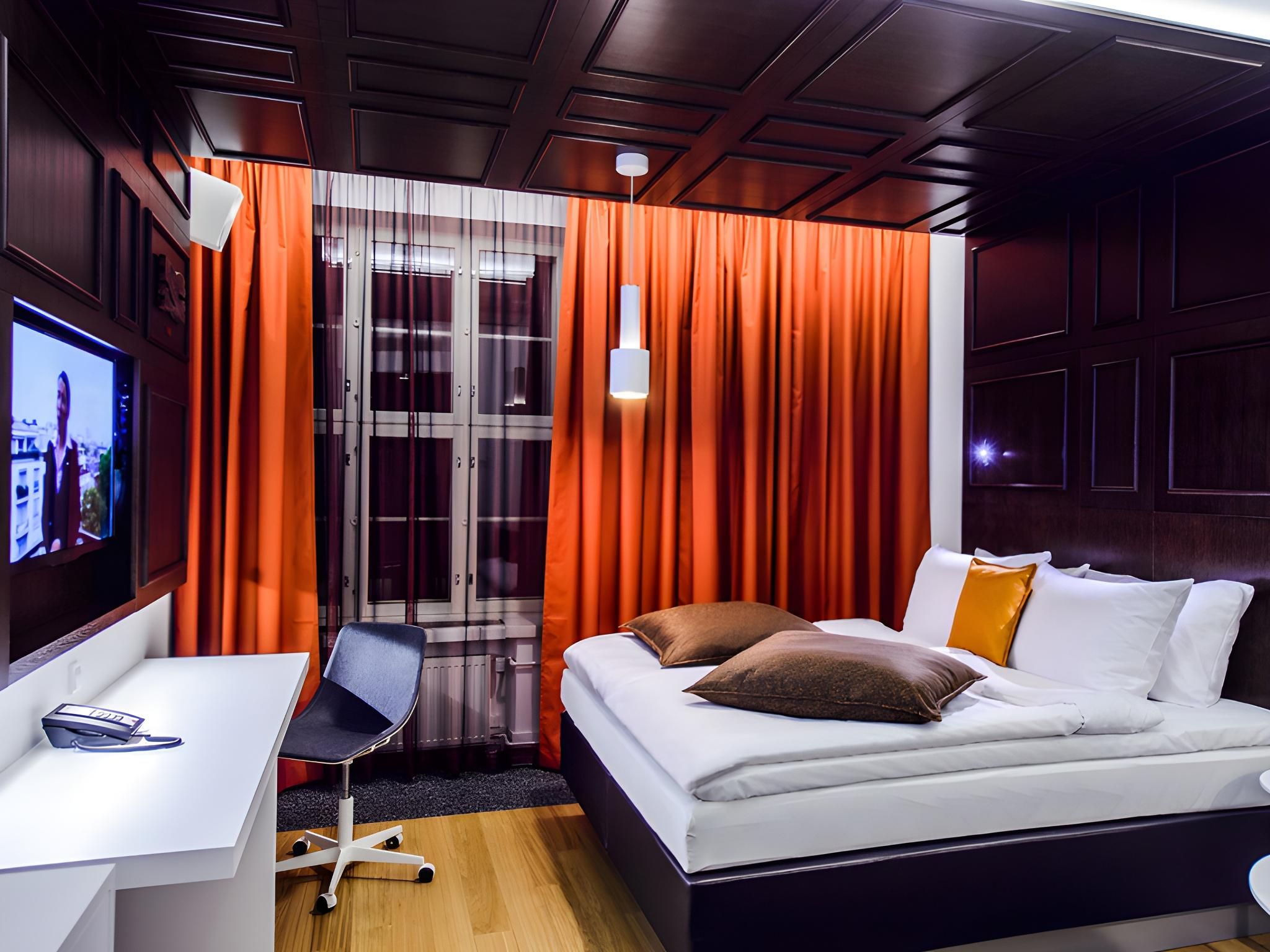 Executive Suite Room 