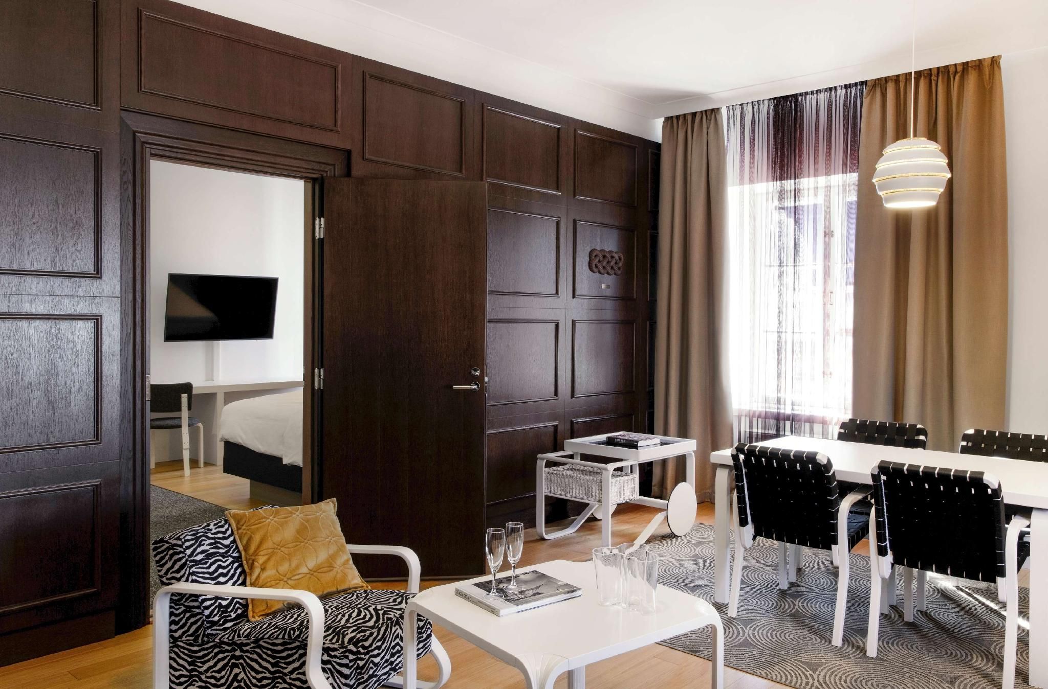 Executive Suite Room 