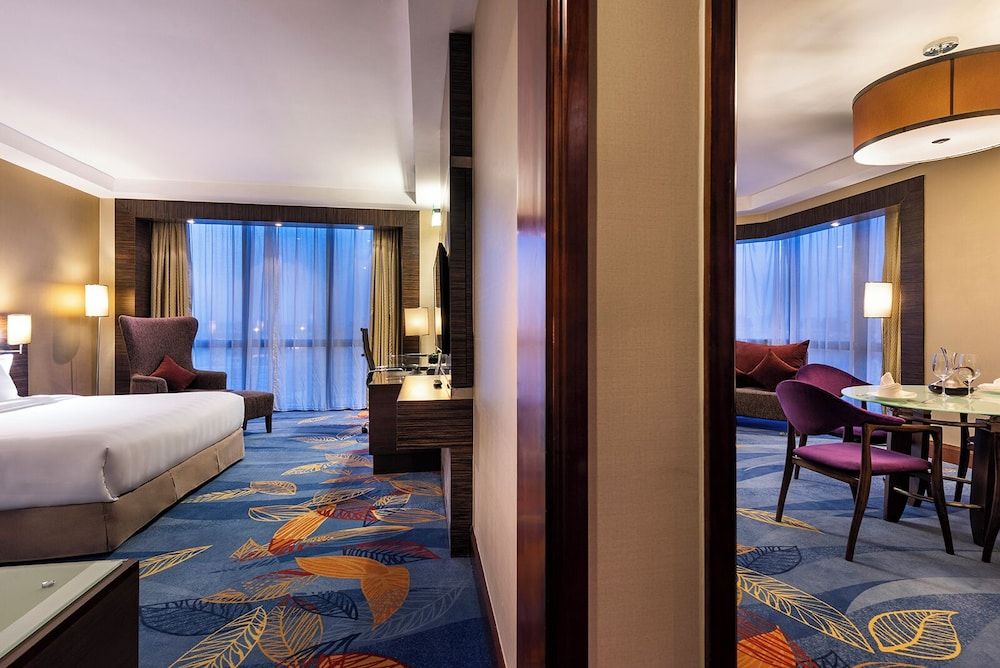 Peace Hotel Beijing Executive Suite King Size Bed