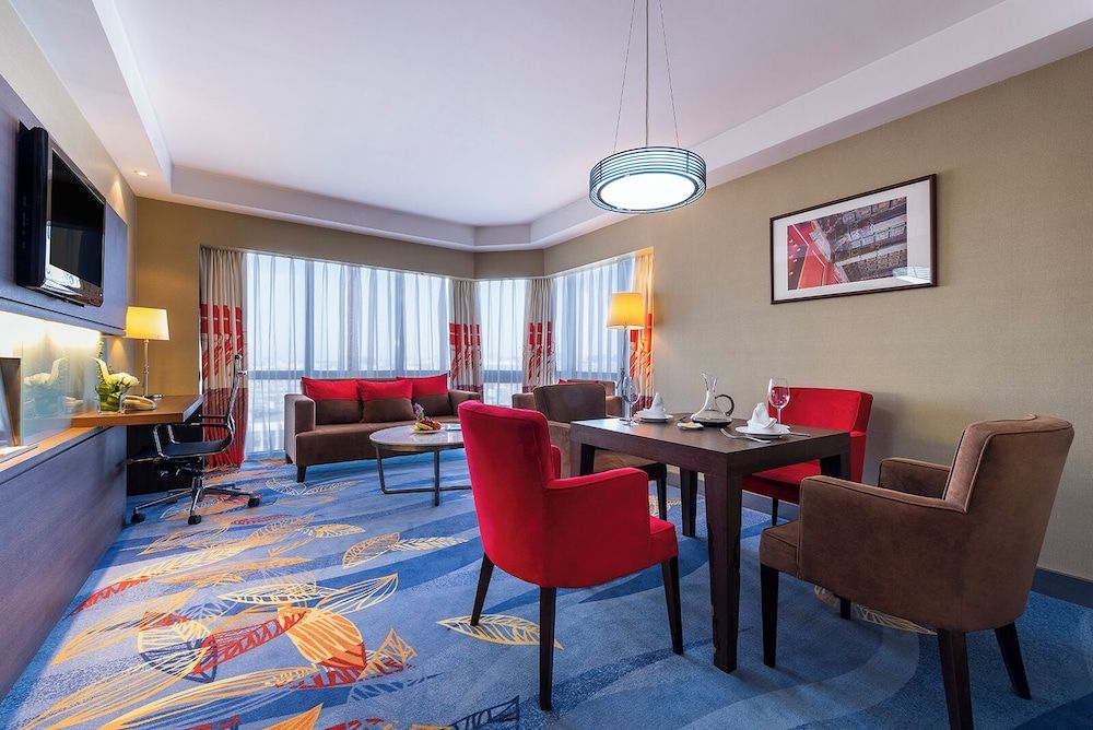 Peace Hotel Beijing Executive Suite King Size Bed 5