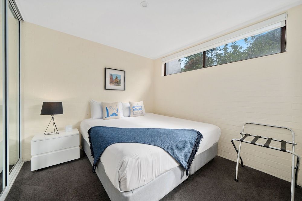 Manuka Park Apartments Two Bedroom Apartment with King + Queen 2