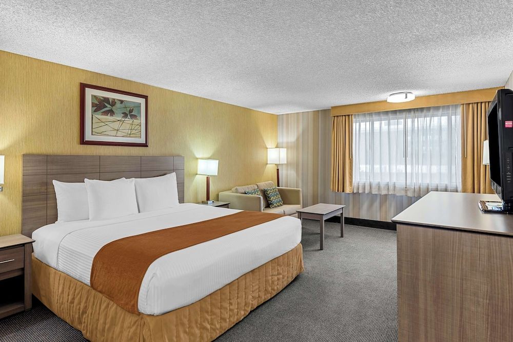 Best Western Cascadia Inn Standard Room, 1 King Bed, Accessible, Bathtub