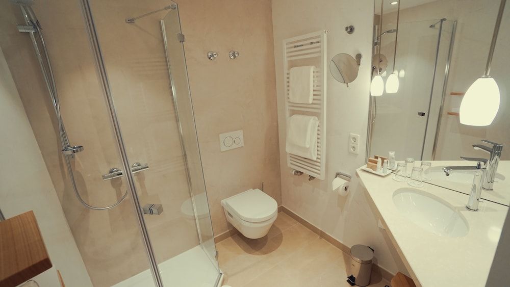 Hotel Adler Asperg Deluxe Room (B) 4