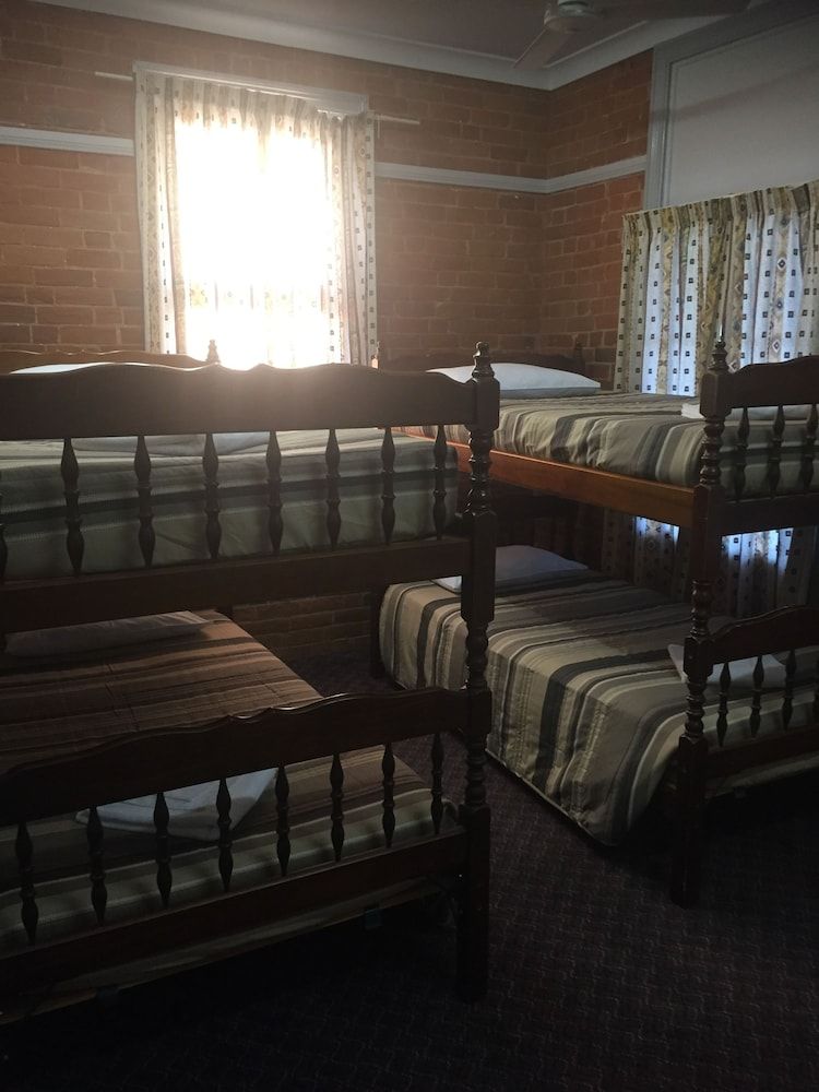 Room (for 4)