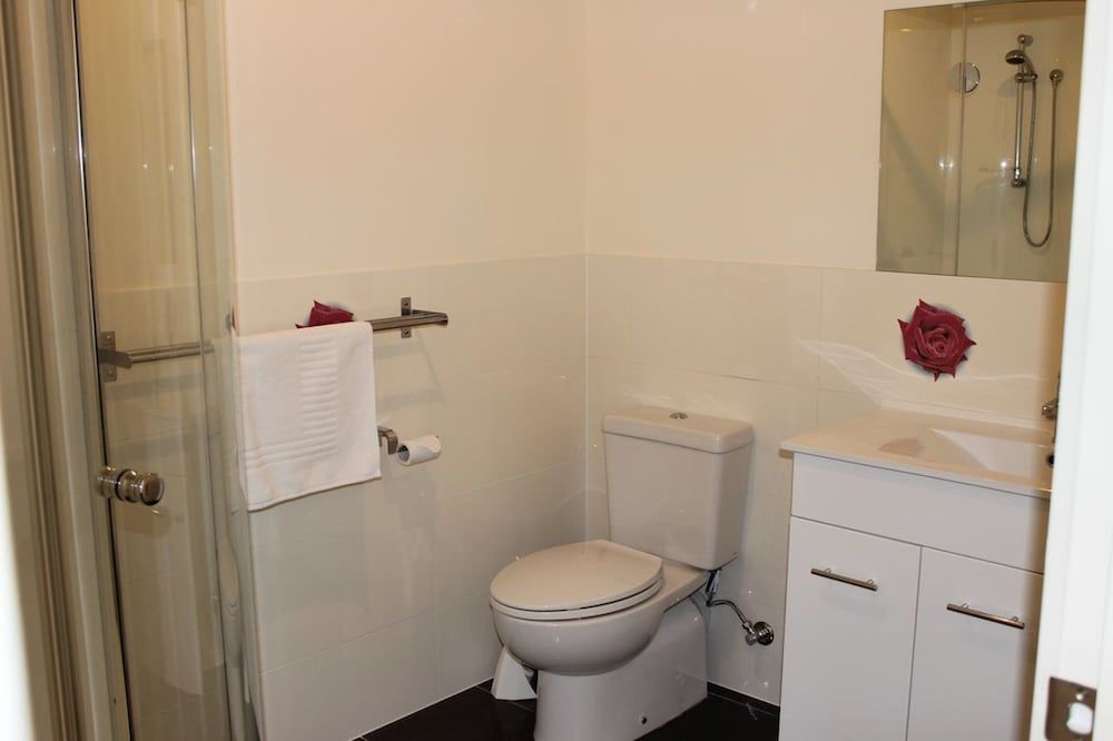 Lakeside Motel Waterfront Standard Family Room 4