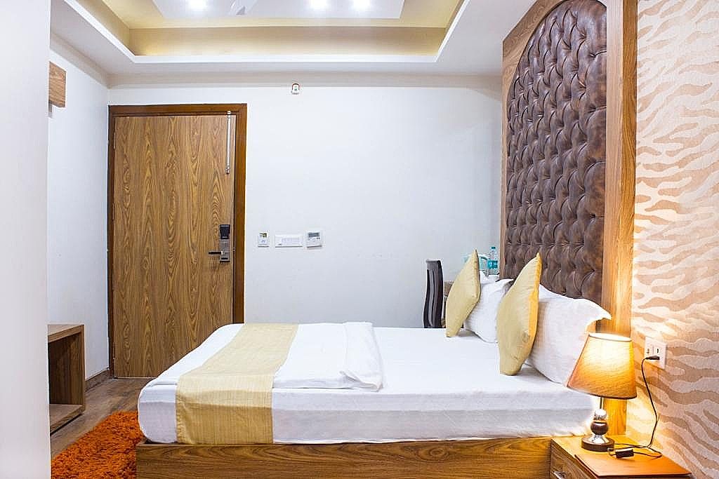 AP Holiday Standard Double or Twin Room 11