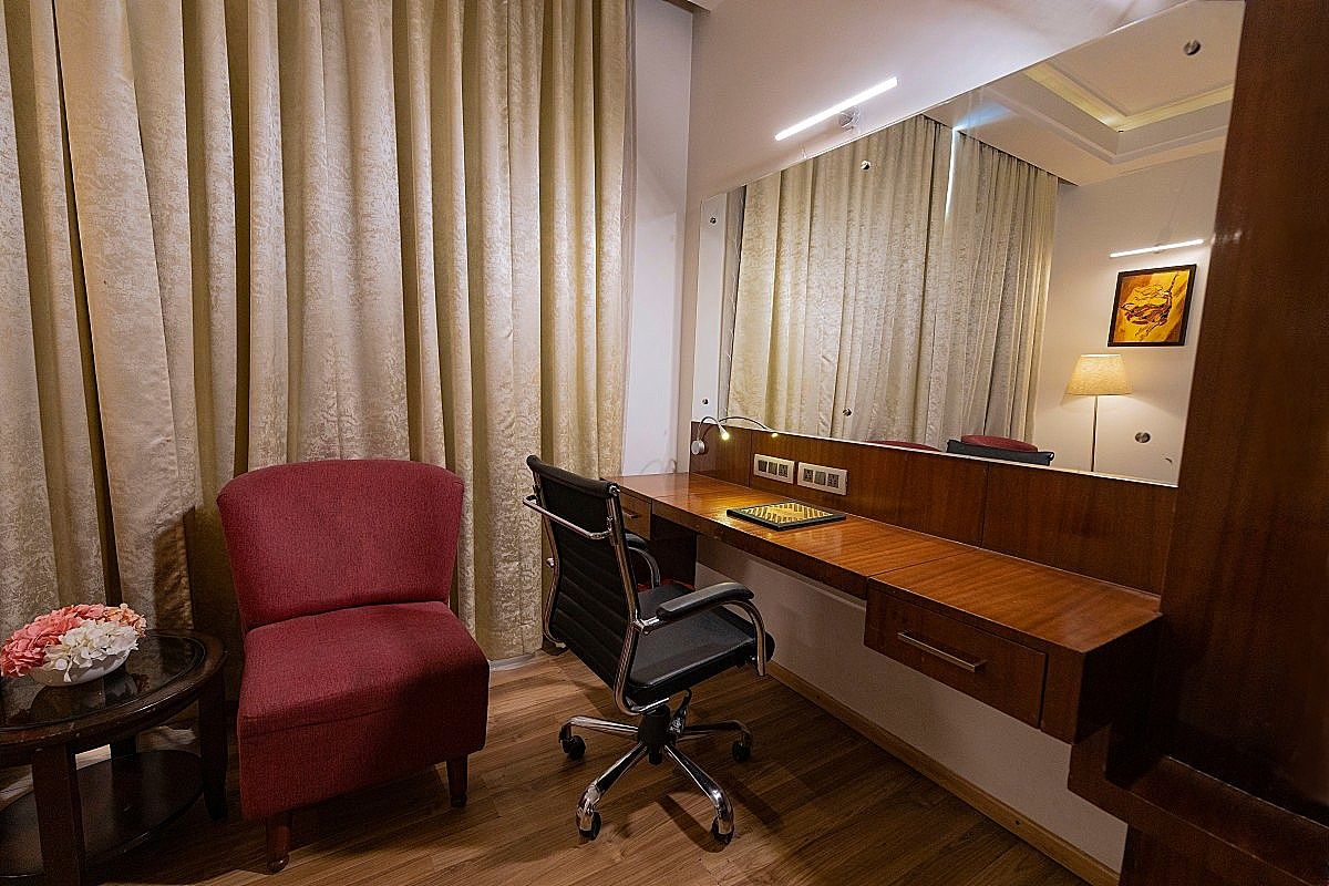 Millenium Inn Executive Room 6