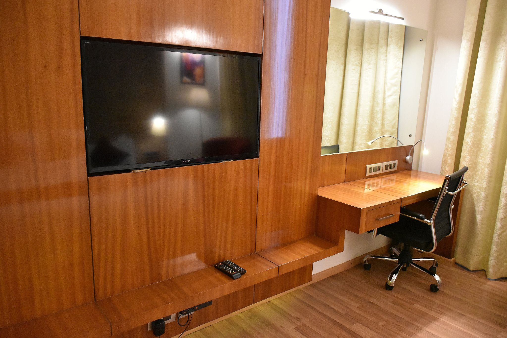 Millenium Inn Executive Room 5