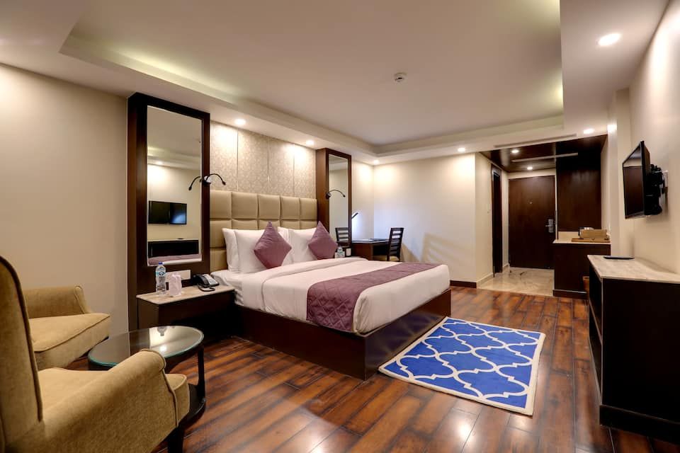 The Chinar Resort & Spa Superior Room with Balcony 10