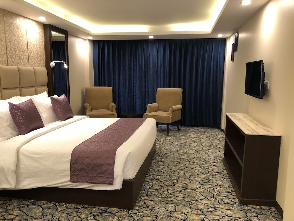 The Chinar Resort & Spa Superior Room with Balcony 5