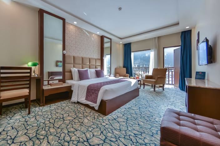 Luxury Suite with Balcony