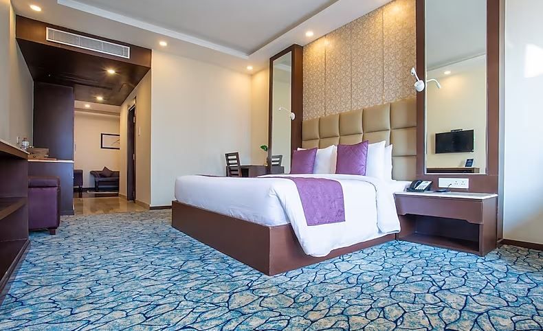 Luxury Suite with Balcony