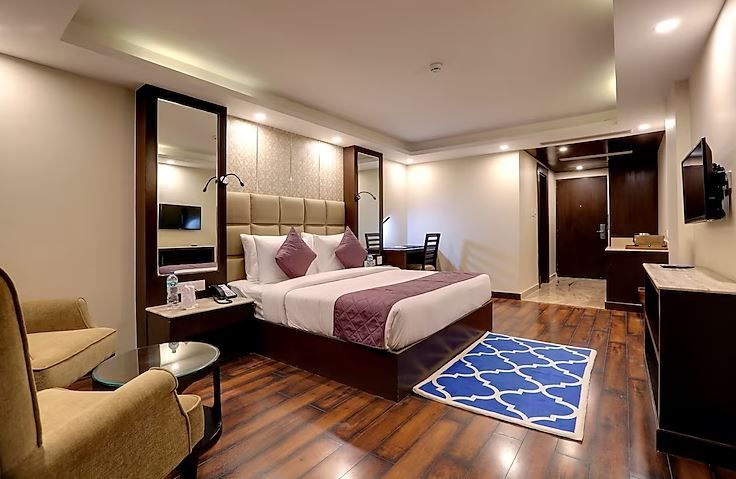 The Chinar Resort & Spa Premium Room with Balcony 2