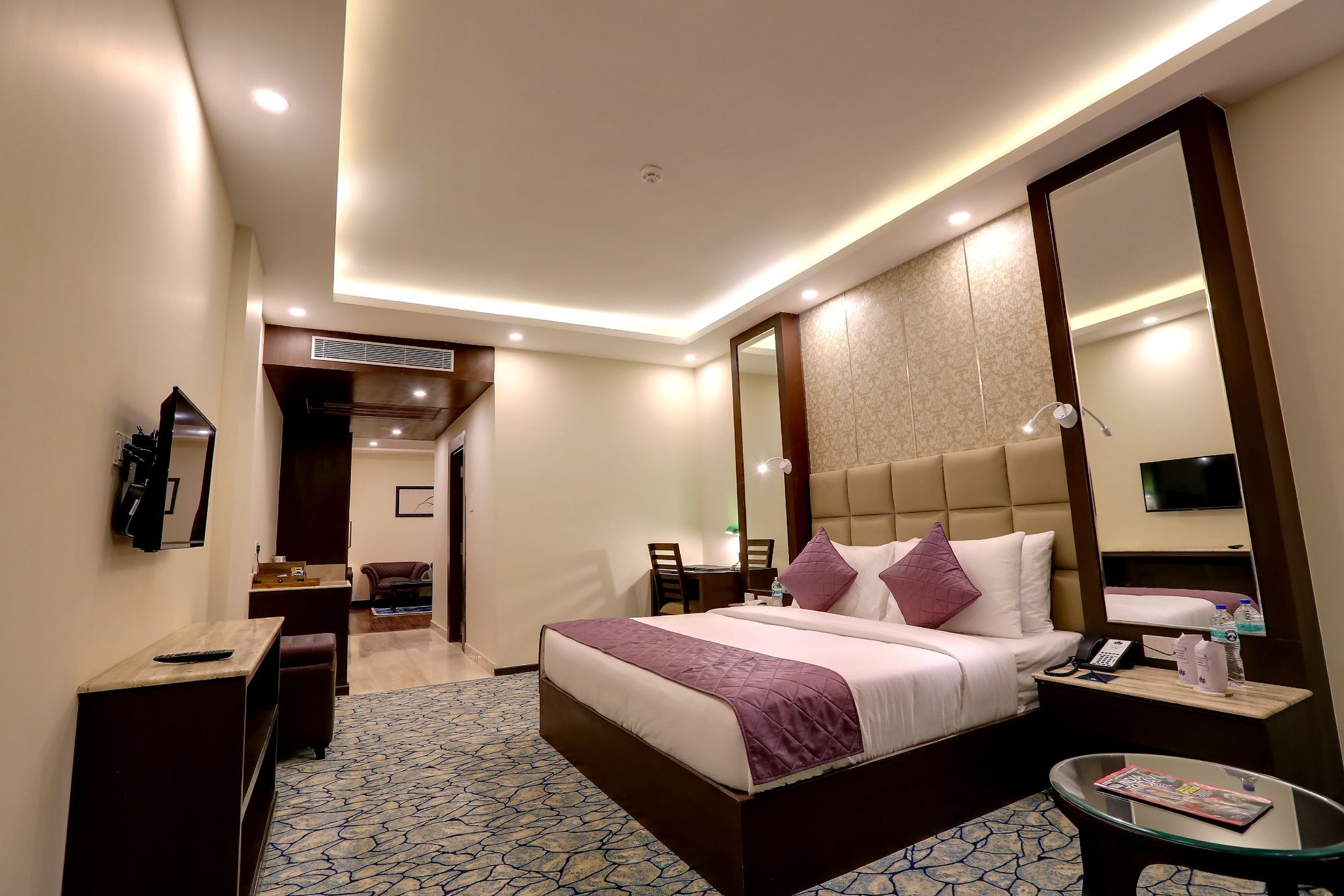 Luxury Suite with Balcony
