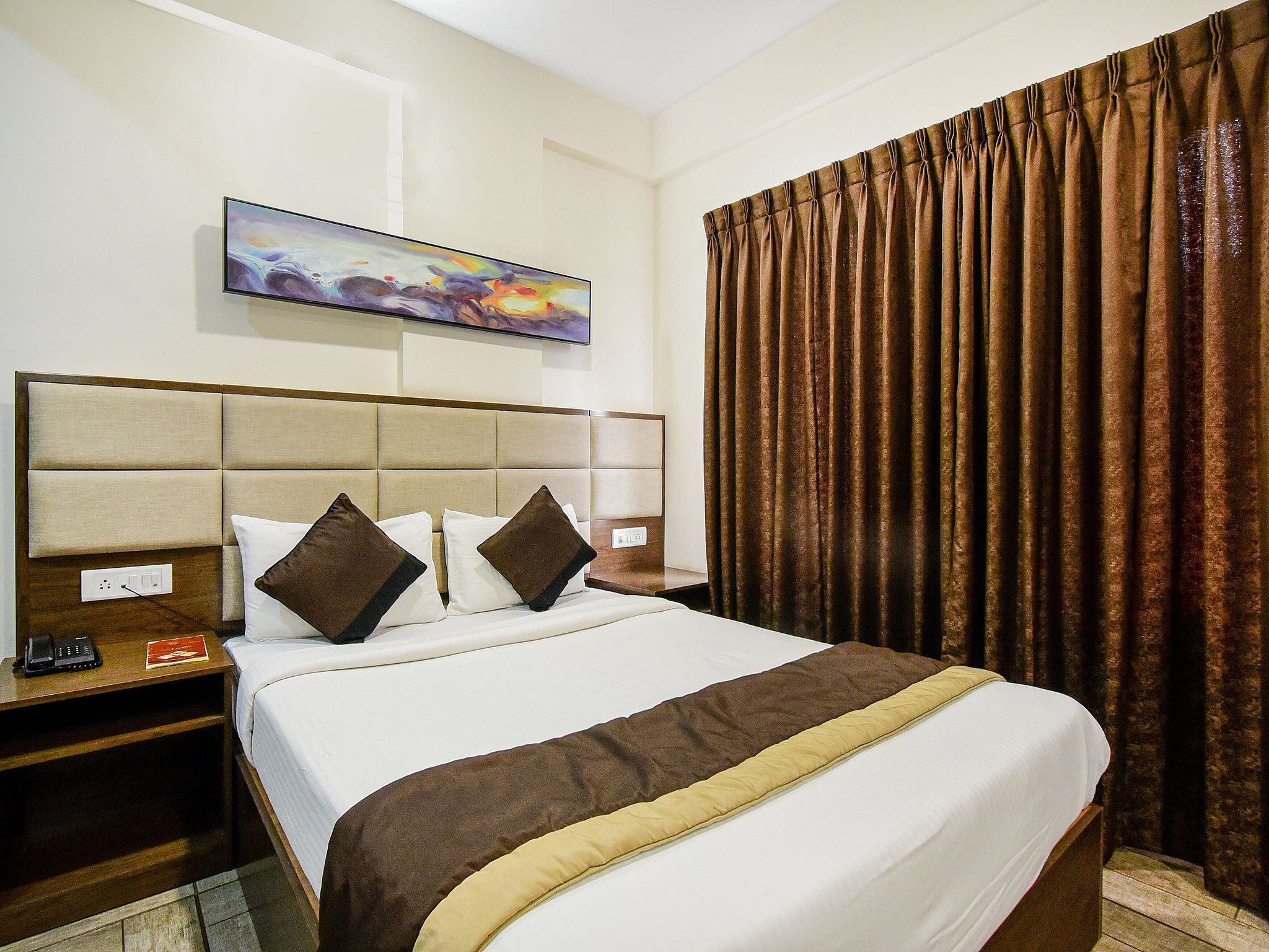 Daffodil Delight Standard Double or Twin Room with Balcony 5