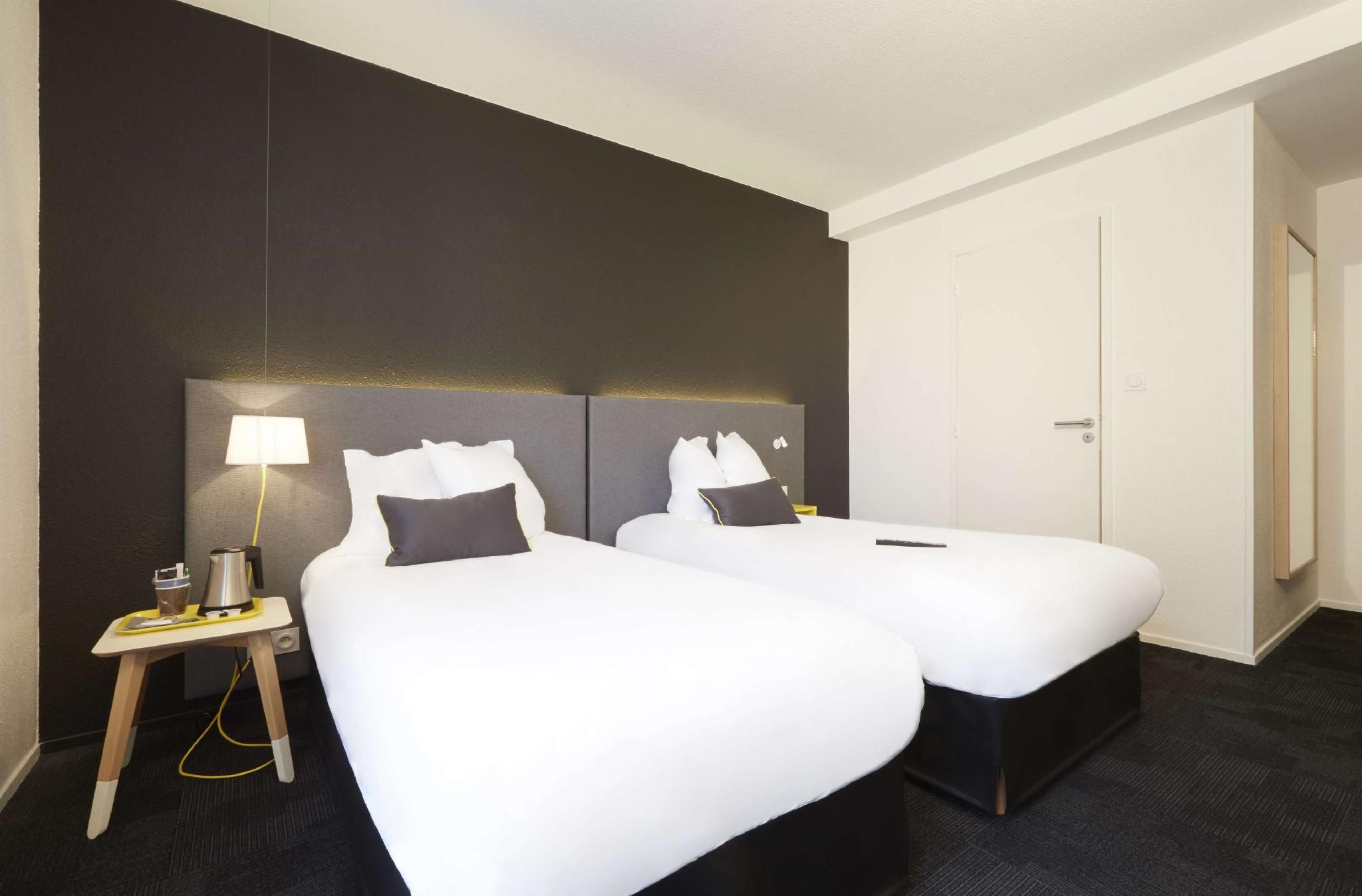 Kyriad Hotel Brest Centre Standard Room - 2 Single Beds 1 Sofa Bed 2