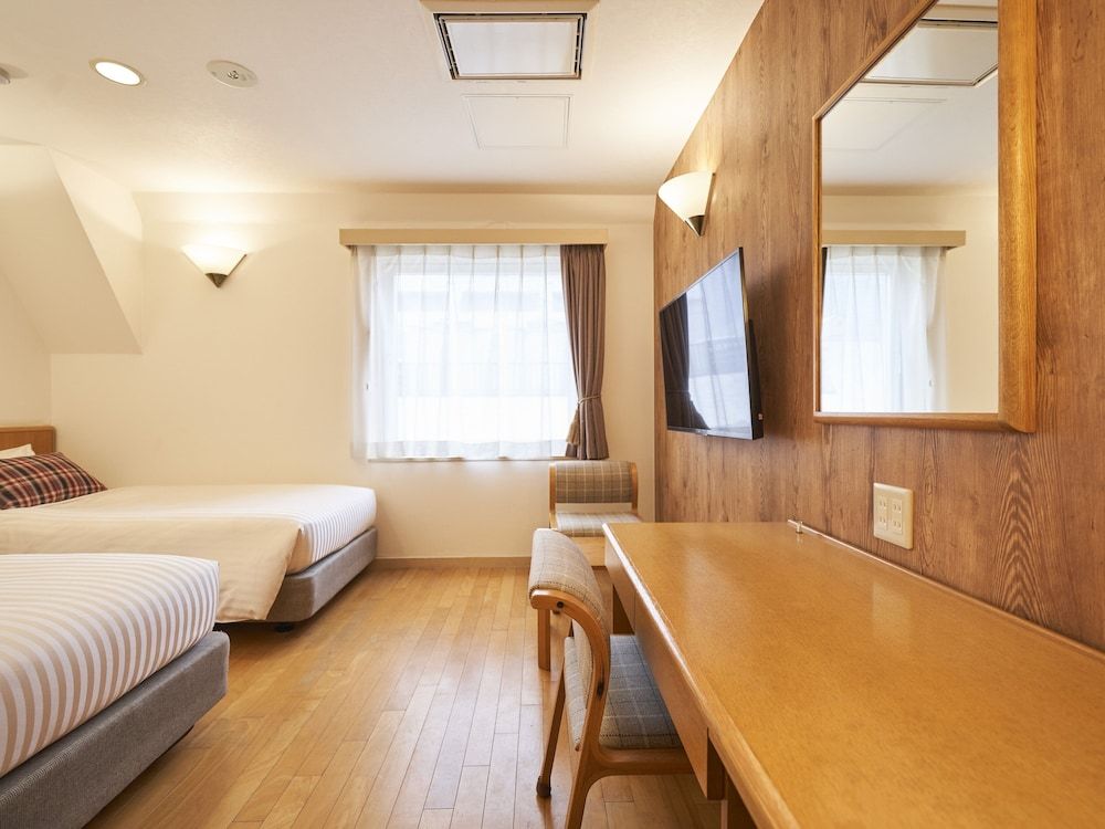 undefined Hotel Toms 3