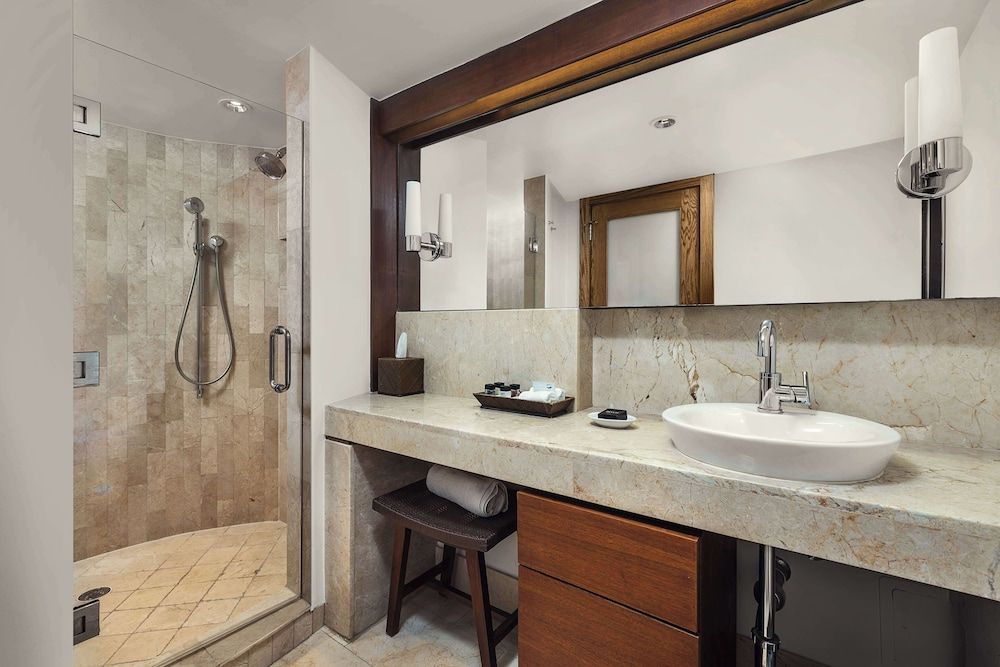 Room, 2 Double Beds, Pool View
