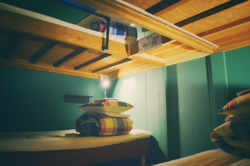 Shared Dormitory, Women only