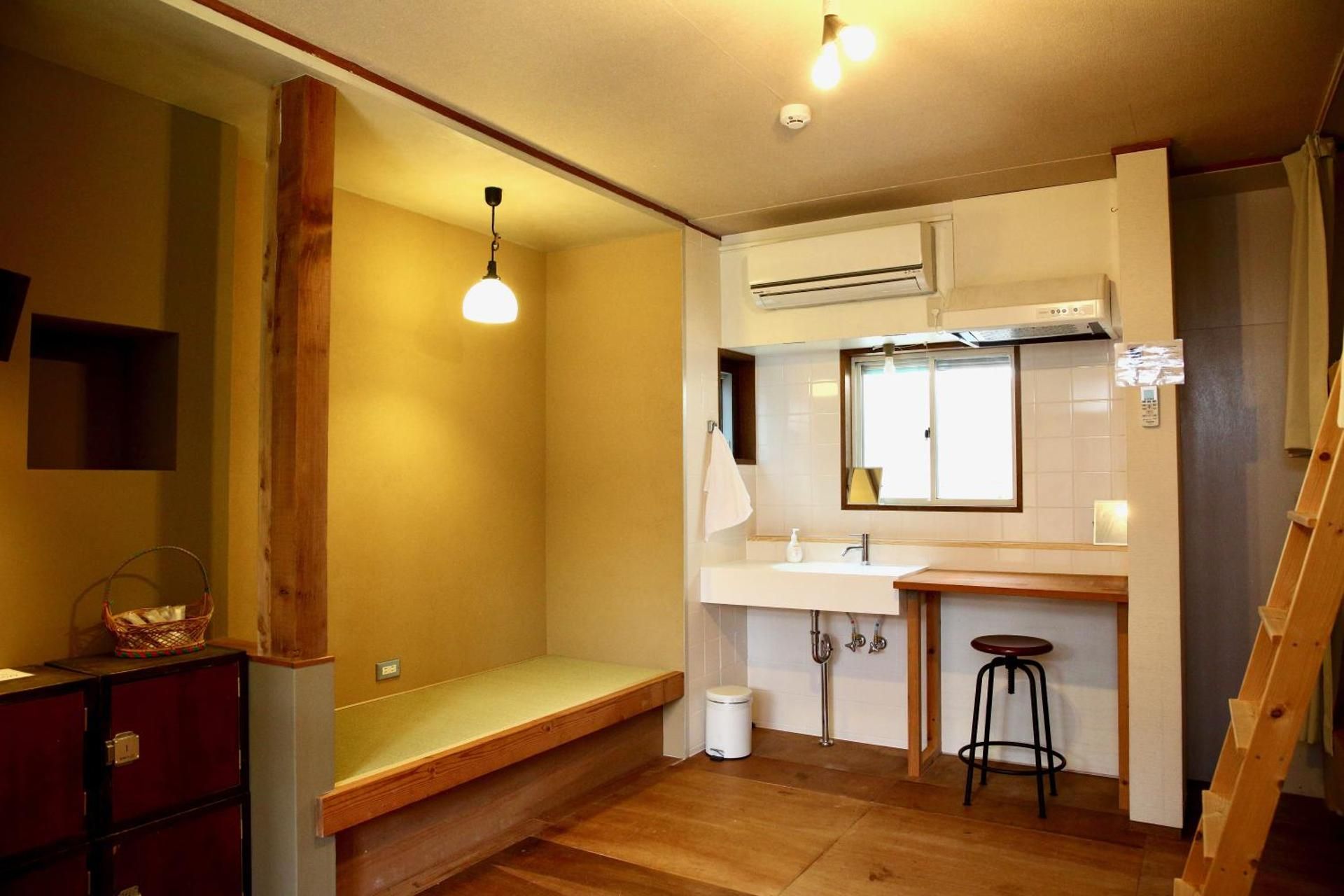 Economy Quadruple Room with Shared Bathroom