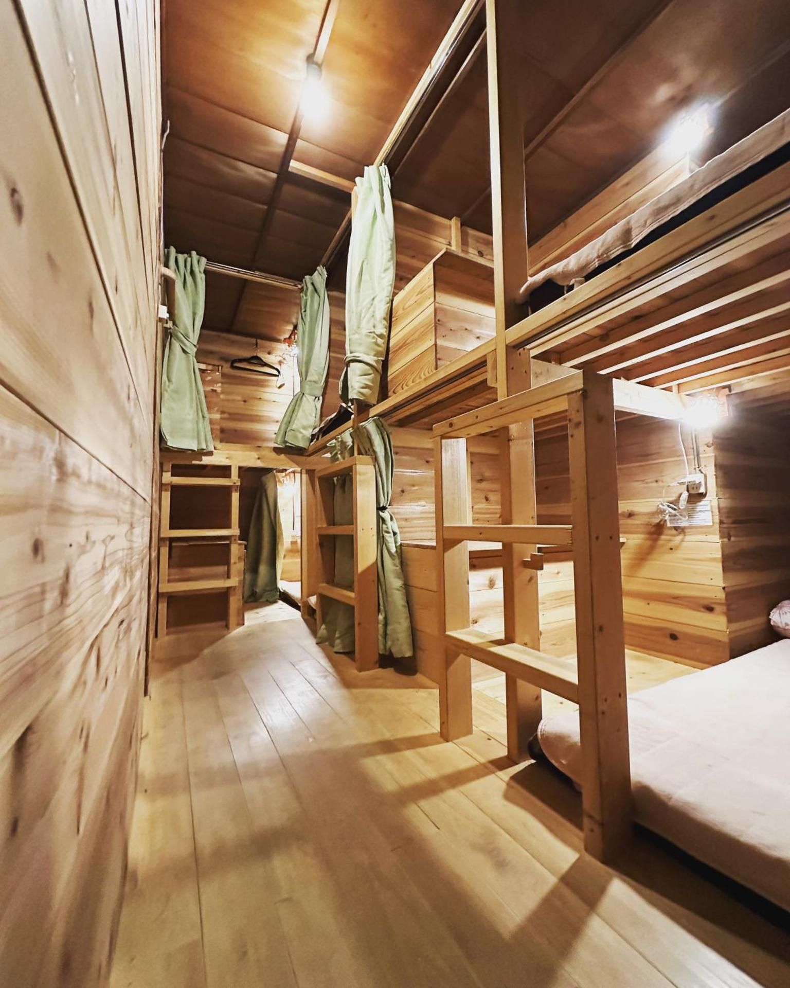 Bed in 6-Bed Mixed Dormitory Room