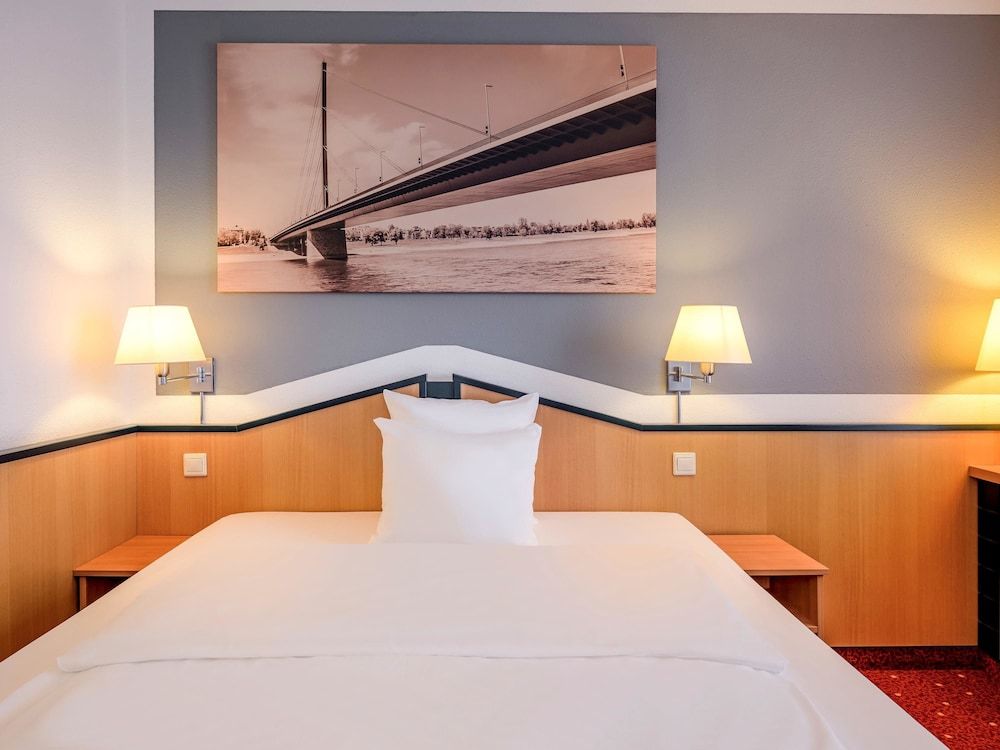 Standard Room, 1 Queen Bed