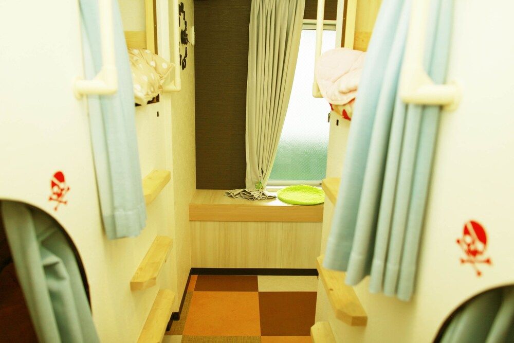 G'inns guest house - Hostel Shared Dormitory, Men only 4