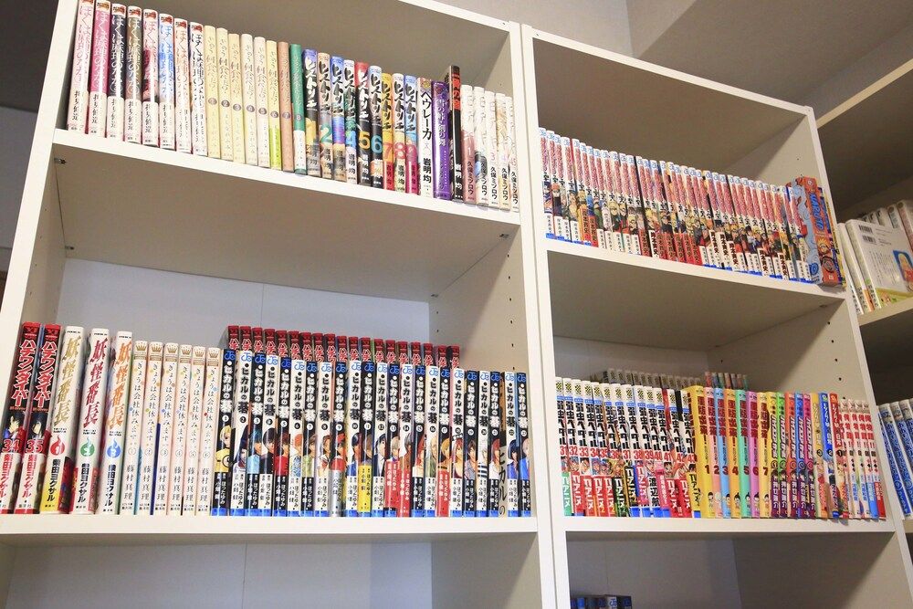 undefined 2500 Comics Room 7